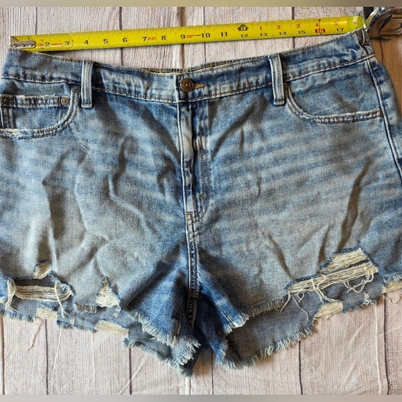 AERIE Size XL Daydream Blue Distressed Denim shorts Elastic Waist Casual Raw Hem - Picture 10 of 11